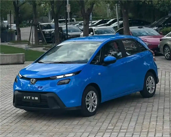 新款本田飞度实车亮相：大眼变眯眯眼 明年一季度上市