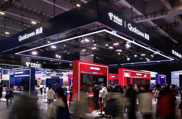 高通亮相2025数智科技生态大会：释放“AI+连接”更大潜能 携手共建数智科技新生态