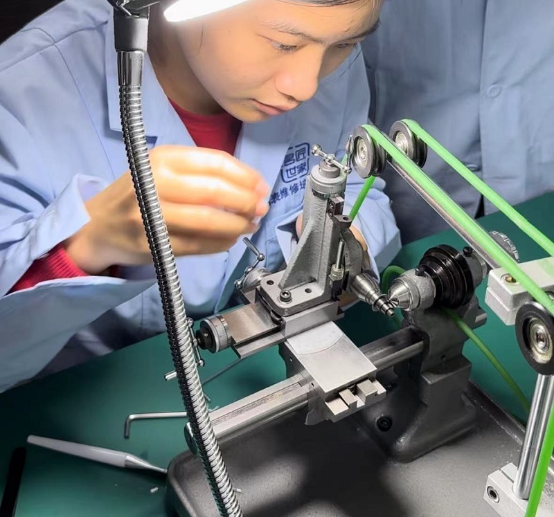 修复时光的匠人福建名匠世家钟表维修培训庄师傅(图2) 微信图片_20240129131440.jpg