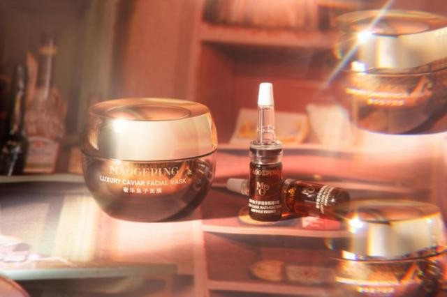 毛戈平美妆(MAOGEPING)献礼双节,以爱之名传递感恩与思念(图4) 毛戈平美妆(MAOGEPING)献礼双节,以爱之名传递感恩与思念(图4)